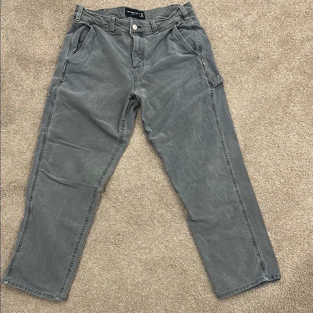 American Eagle Outfitters Gray Cargo Pants with Relaxed Fit